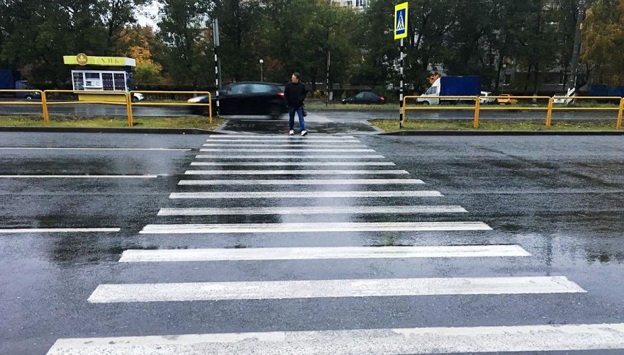 Зебра пешеходный переход. Пешеход на Степана Разина сбит. Проспект Космонавтов пешеходный переход.
