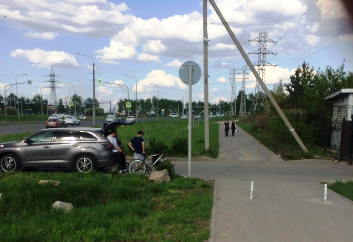 Водитель автомобиля тольятти. ДТП велосипедист и машина в Тольятти. ДТП Тольятти велосипед подросток. ДТП велосипедист и машина в Тольятти на той неделе. Авария Курумоч-Тольятти Тойота хайлендер.