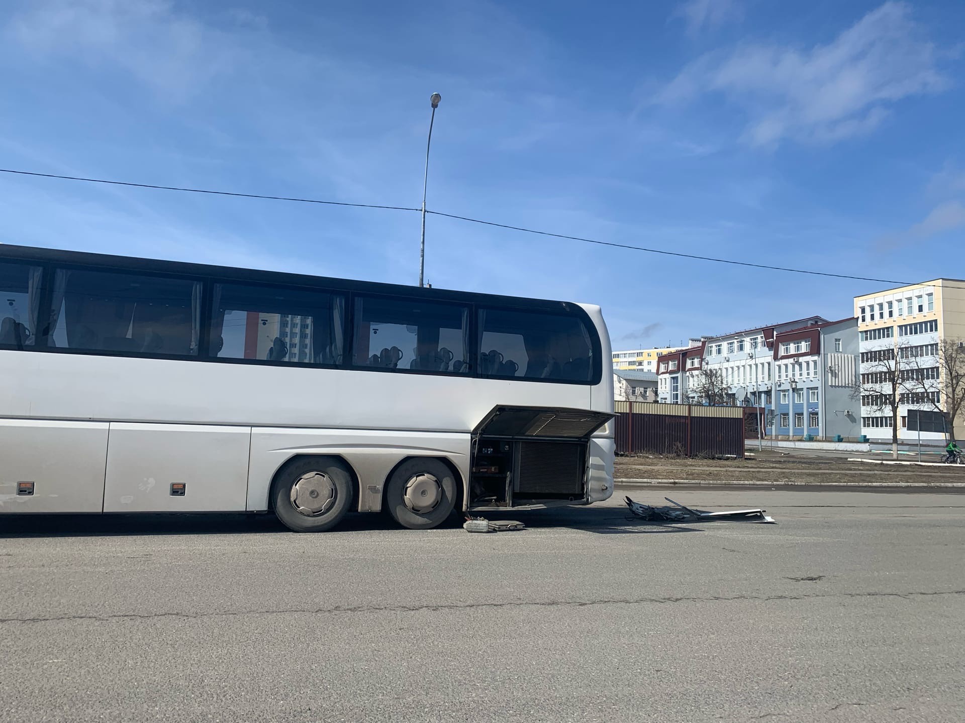 Автобус вез. Пассажирский автобус. Настоящий автобус. Грузовой автобус.