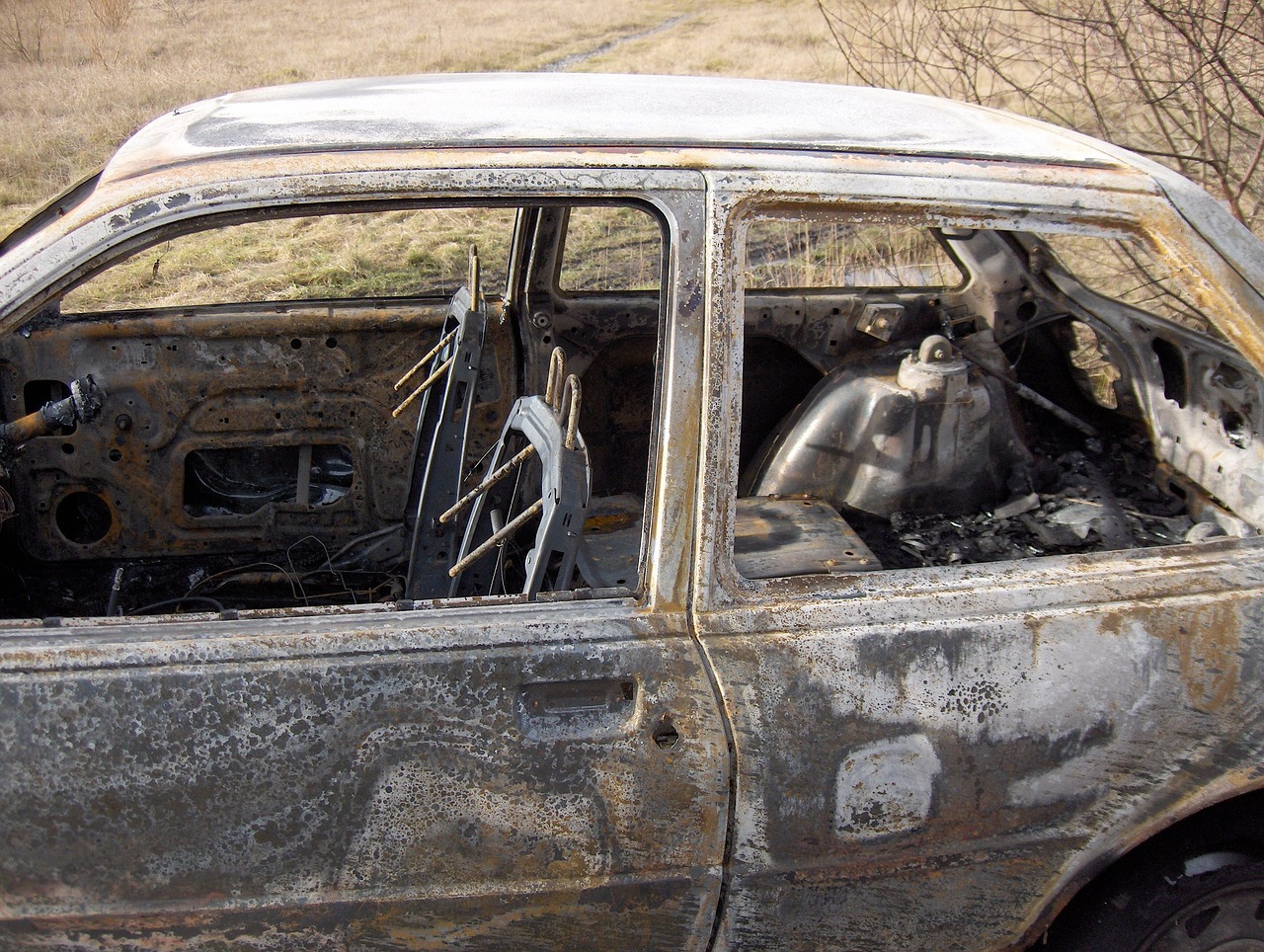 В Тольятти раскупили разграбленные и сожженные автомобили | TLT.ru -  Новости Тольятти