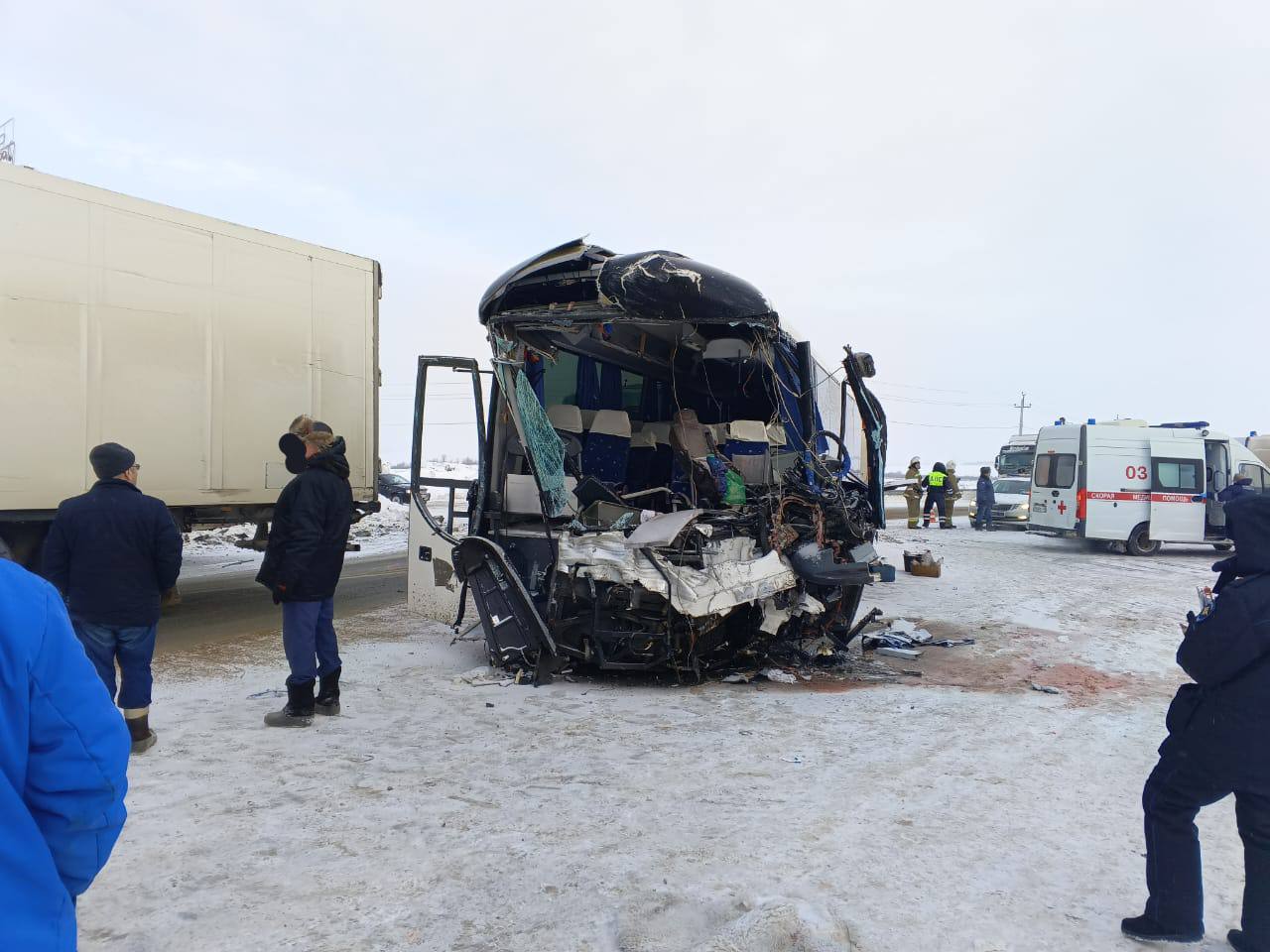 На М-5 в Самарской области столкнулись автобус и грузовик. Пострадали люди  | 07.01.2024 | Тольятти - БезФормата