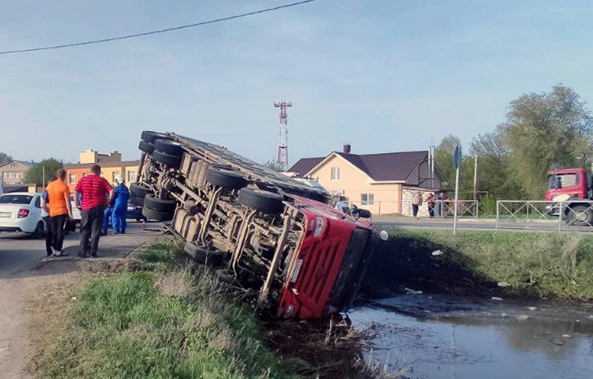 В Самарской области самосвал раздавил легковушку с людьми | 28.04.2024 |  Тольятти - БезФормата