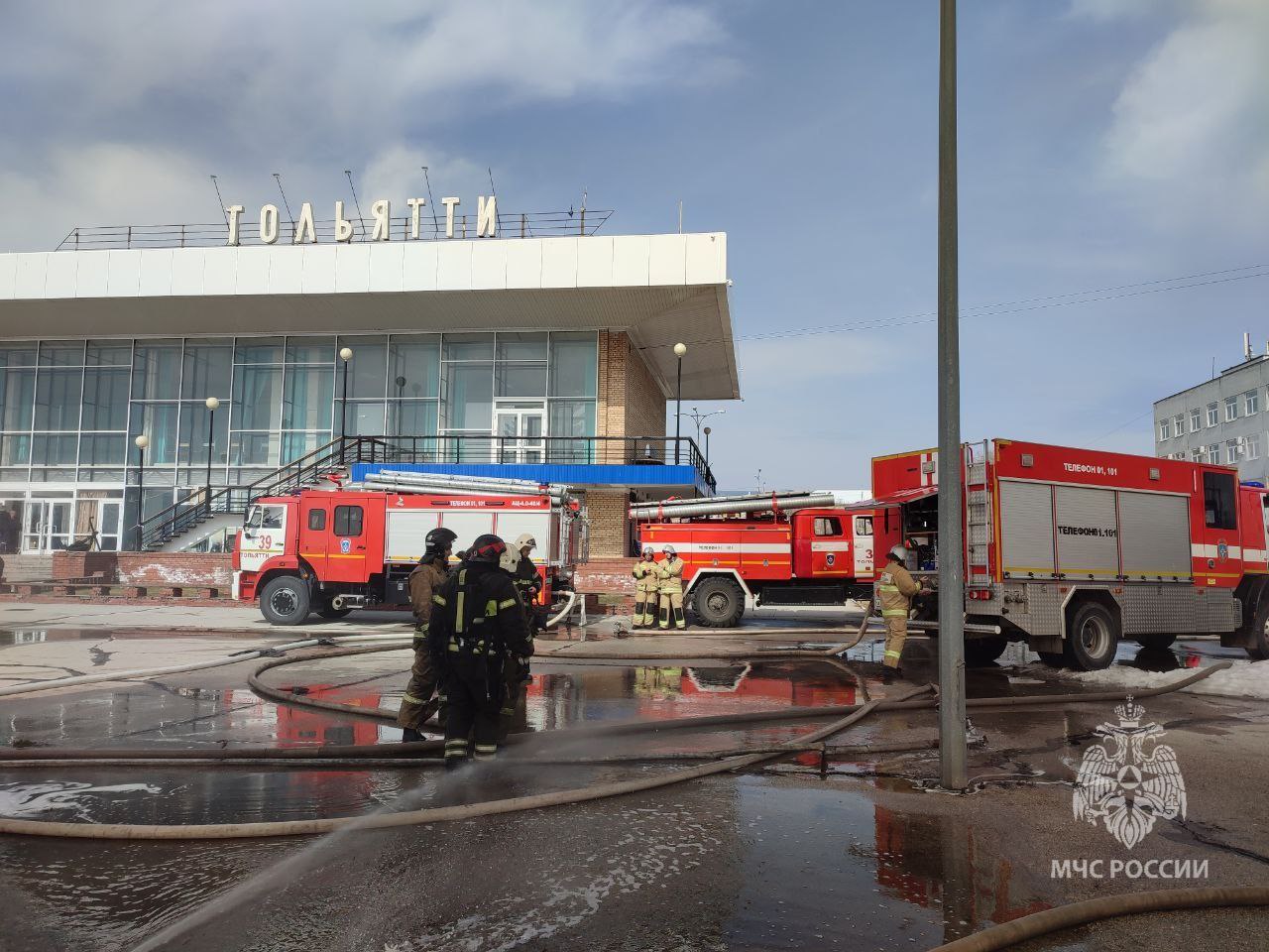 Ликвидирован пожар в речпорту Тольятти | 08.04.2024 | Тольятти - БезФормата