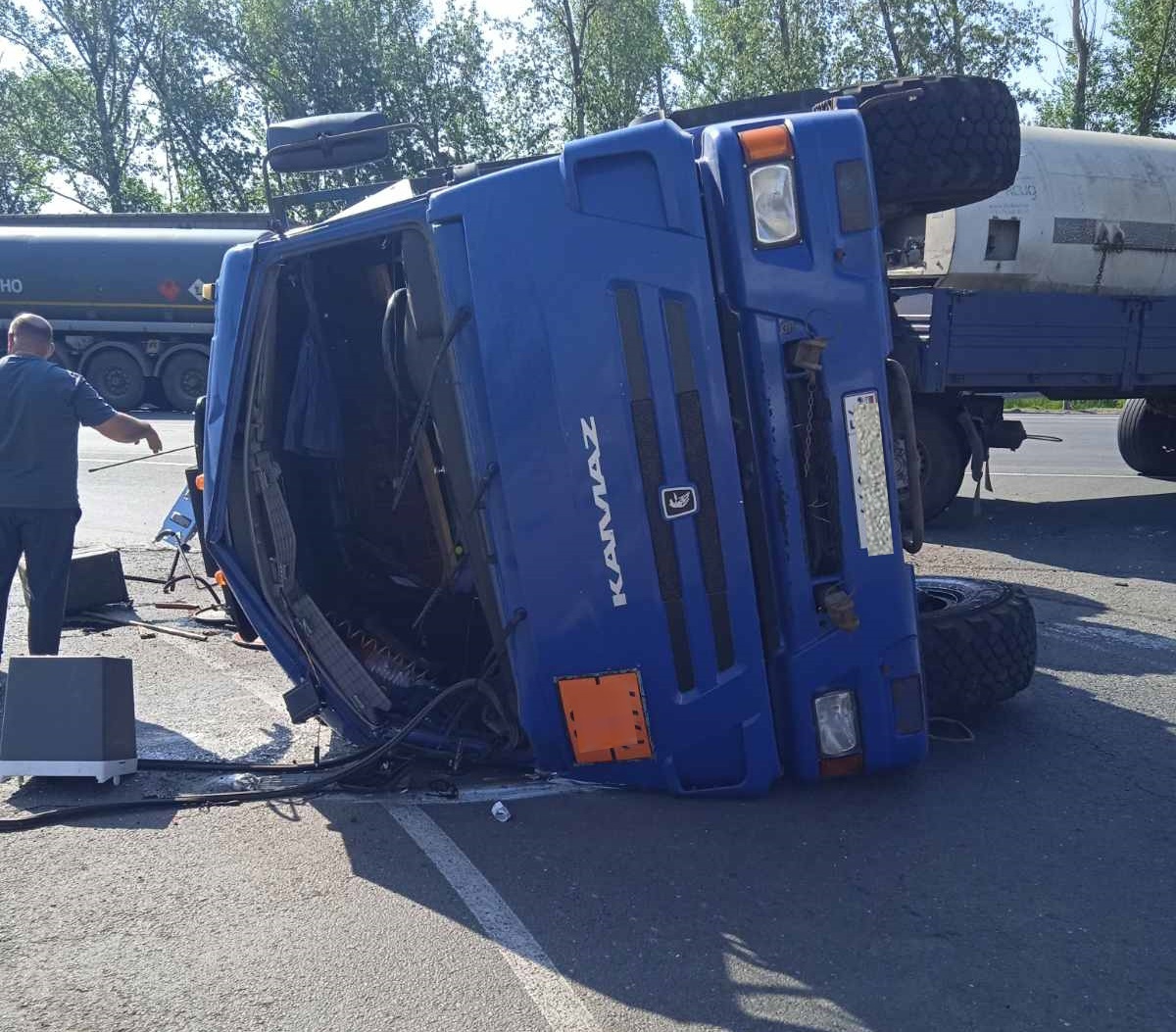 На М-5 в Самарской области опрокинулся груженый КАМАЗ. Пострадал человек |  TLT.ru - Новости Тольятти